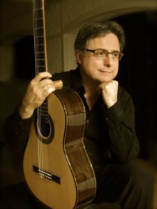 Imatge del concertista i professor de guitarra clàssica Guillem Pérez-Quer.